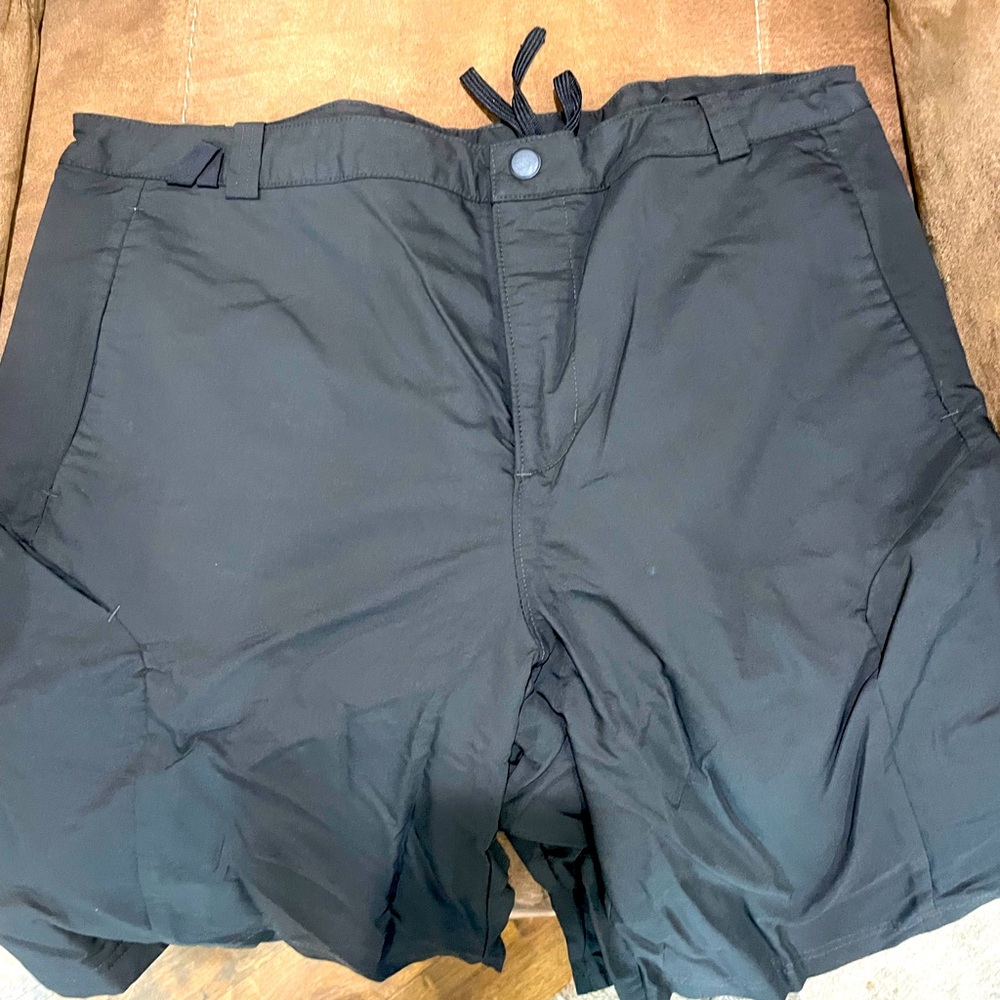 Columbia shorts size 38 with a 10 inch inseam great condition barely worn